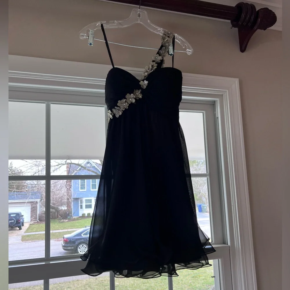 Black Dress with gold flowers. - Picture 1 of 5